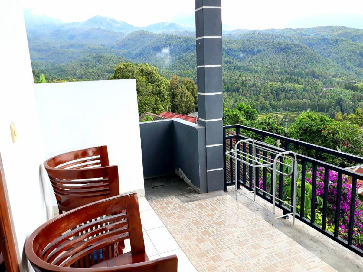 One Homestay And Warung Munduk エクステリア 写真