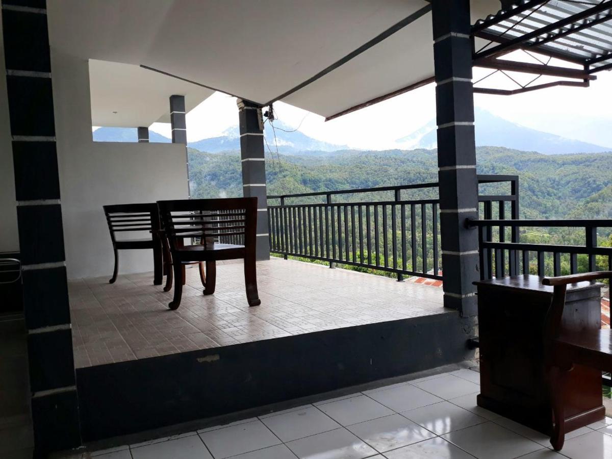 One Homestay And Warung Munduk エクステリア 写真