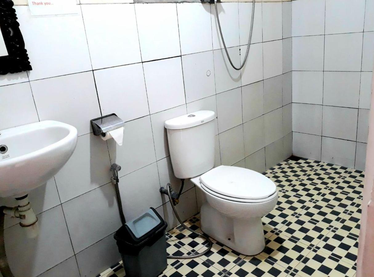One Homestay And Warung Munduk エクステリア 写真