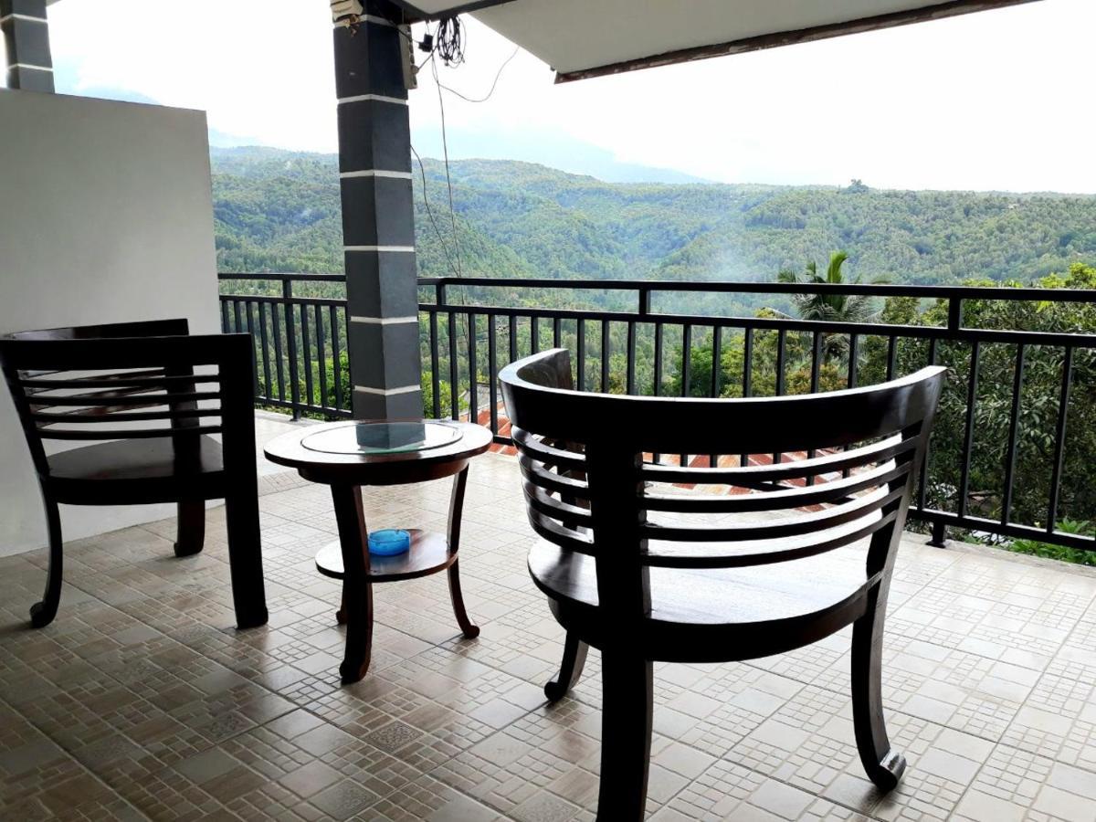 One Homestay And Warung Munduk エクステリア 写真