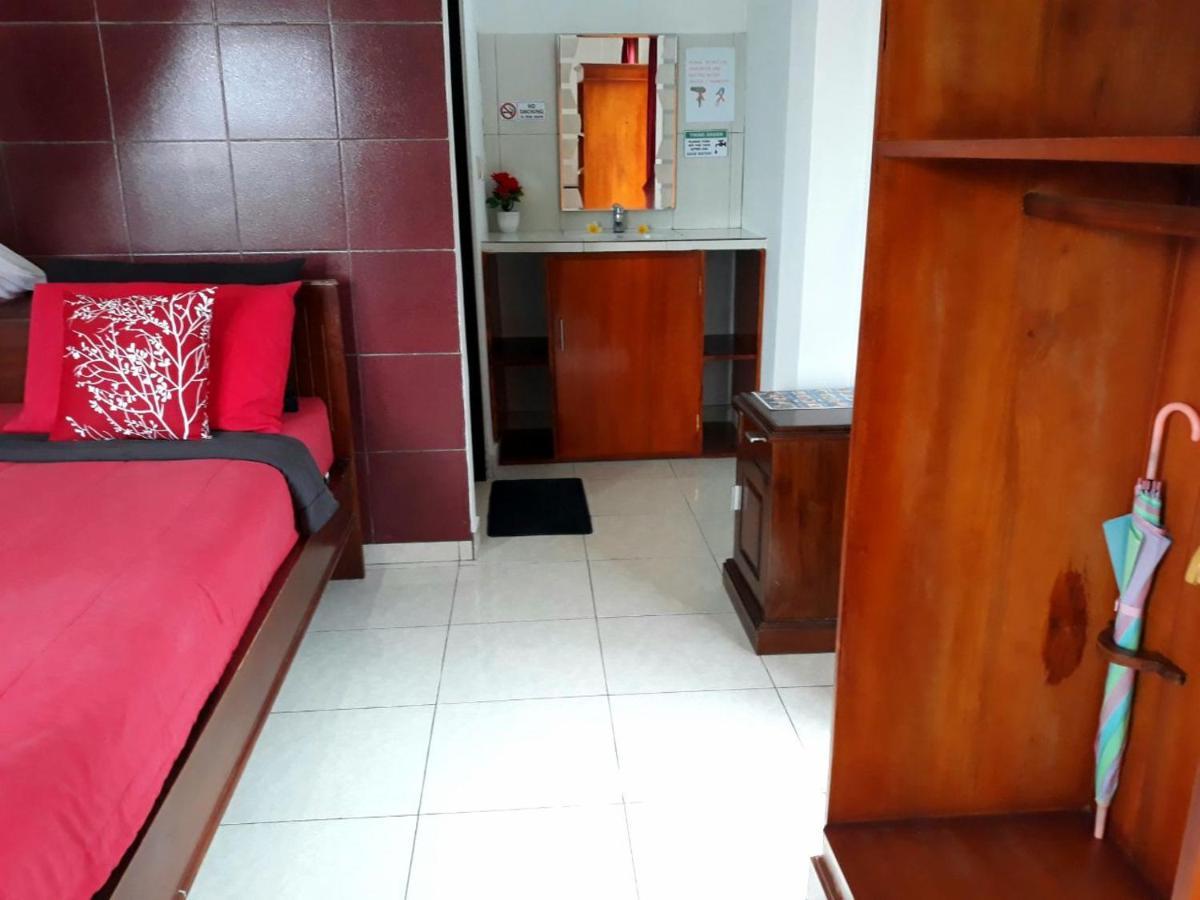One Homestay And Warung Munduk エクステリア 写真