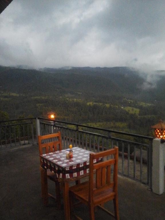 One Homestay And Warung Munduk エクステリア 写真
