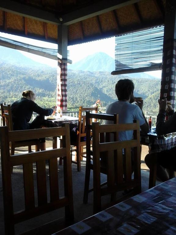 One Homestay And Warung Munduk エクステリア 写真