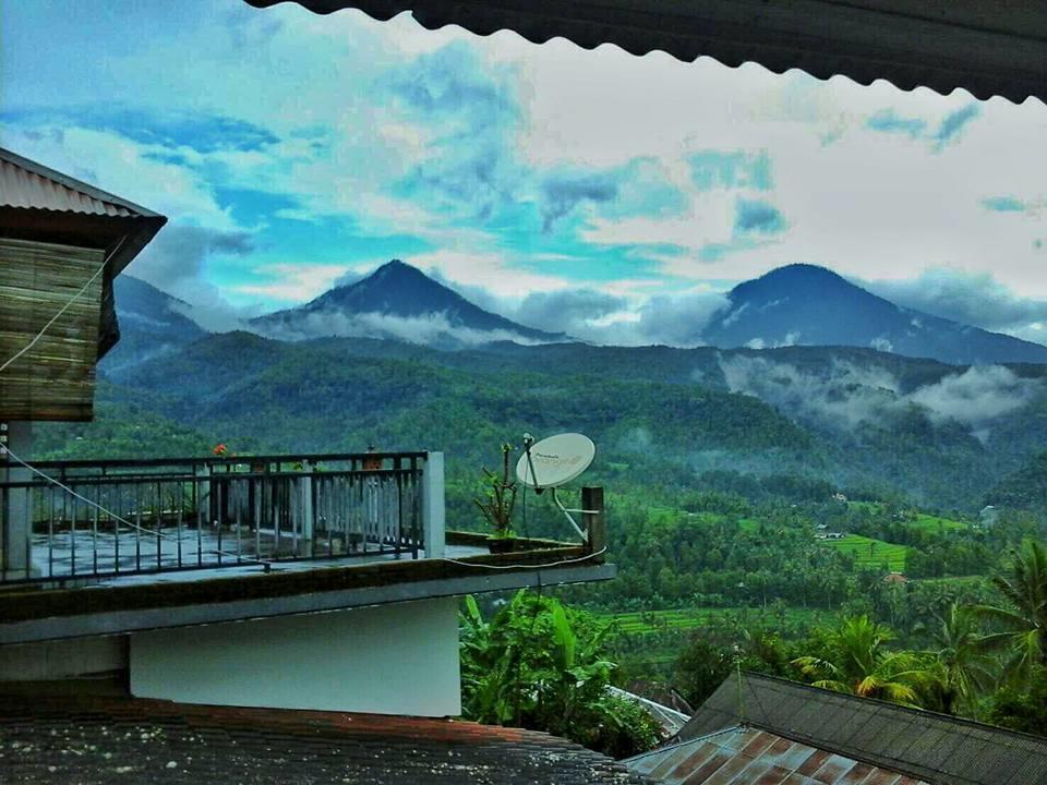 One Homestay And Warung Munduk エクステリア 写真