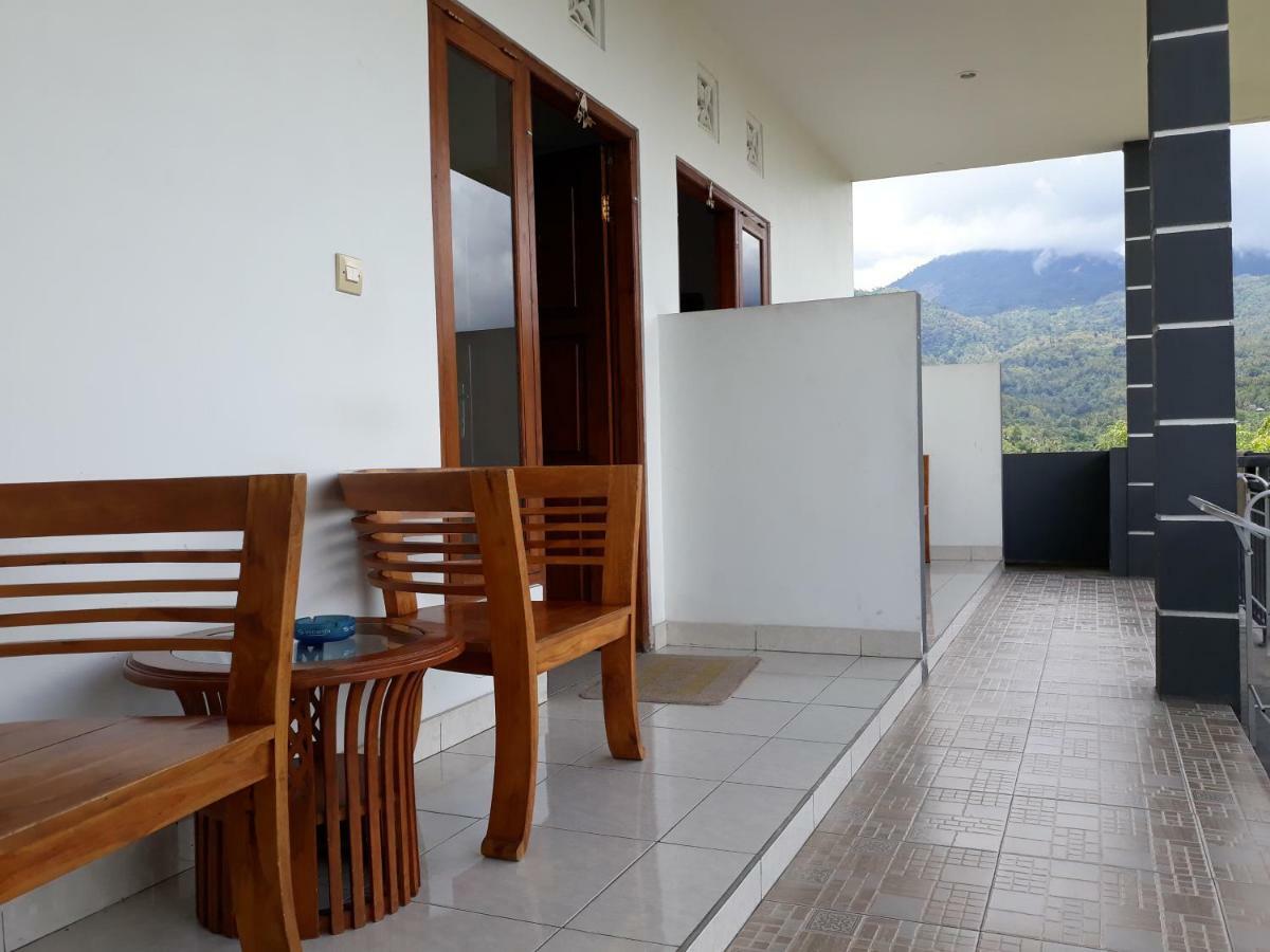 One Homestay And Warung Munduk エクステリア 写真