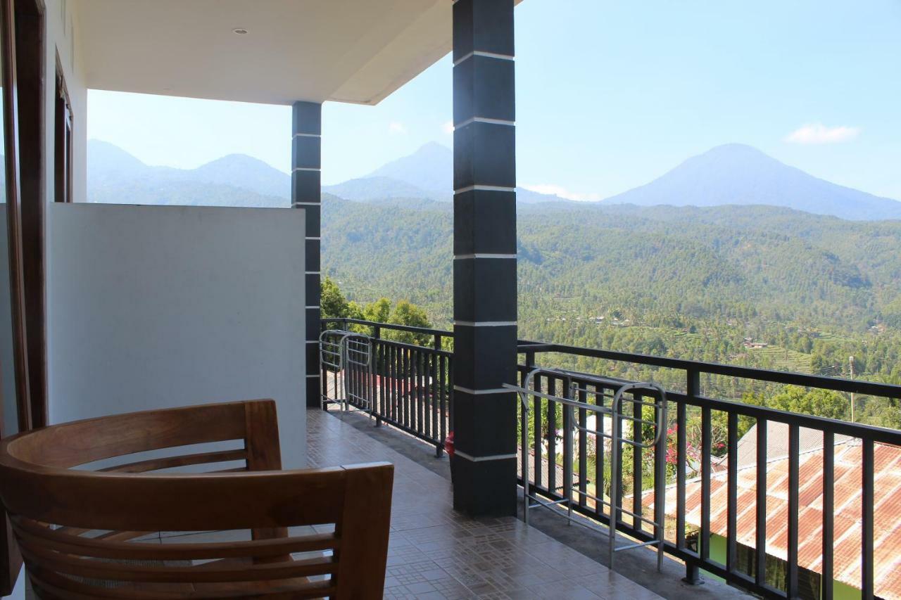 One Homestay And Warung Munduk エクステリア 写真