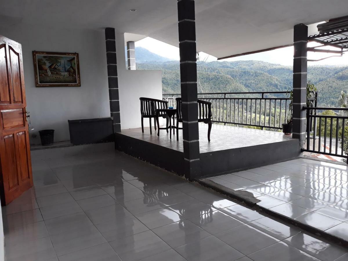One Homestay And Warung Munduk エクステリア 写真