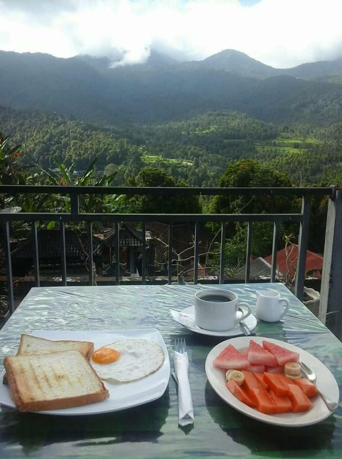 One Homestay And Warung Munduk エクステリア 写真