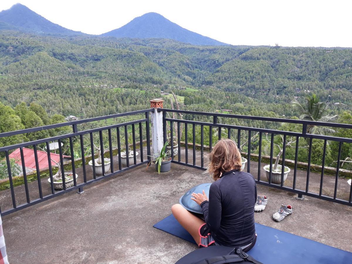 One Homestay And Warung Munduk エクステリア 写真